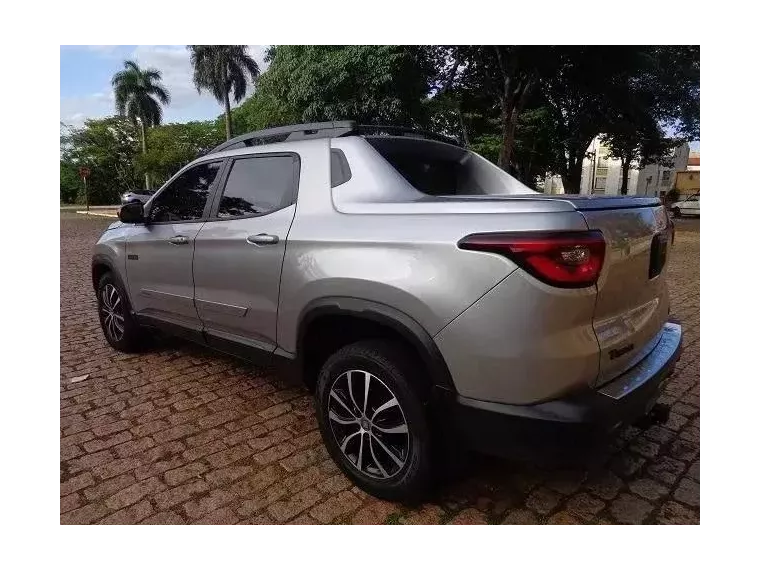 Fiat Toro Cinza 2