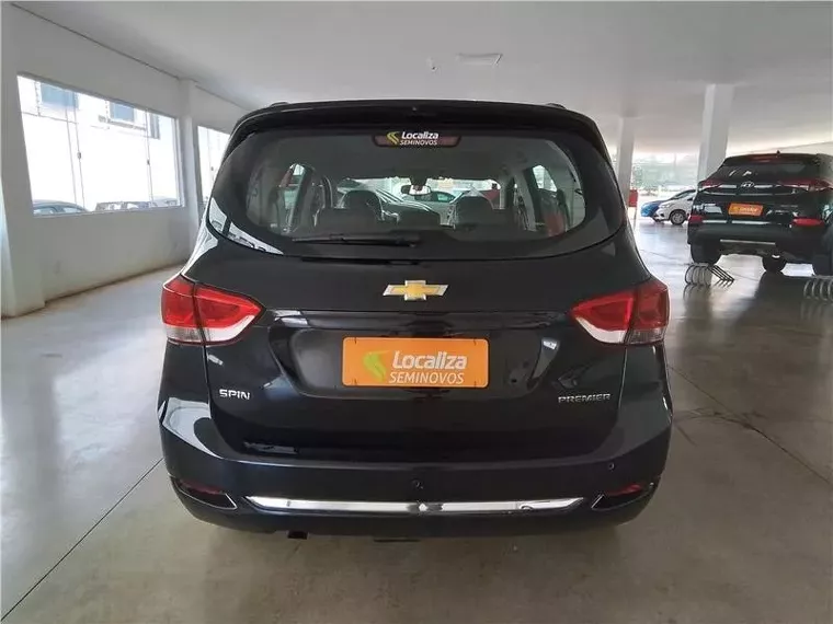 Chevrolet Spin Preto 16