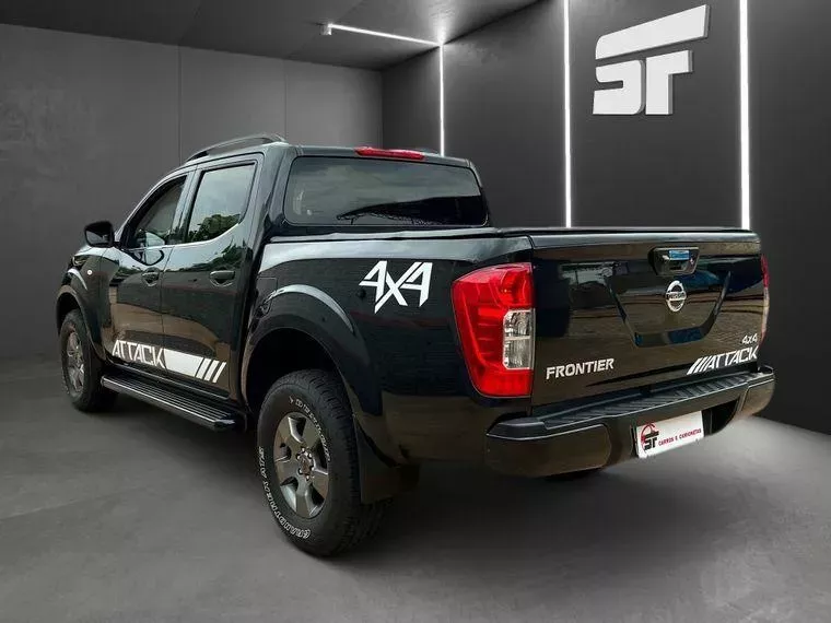 Nissan Frontier Preto 2