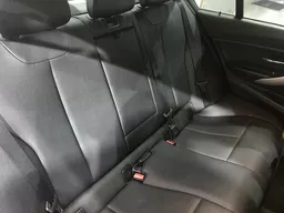 BMW 320i