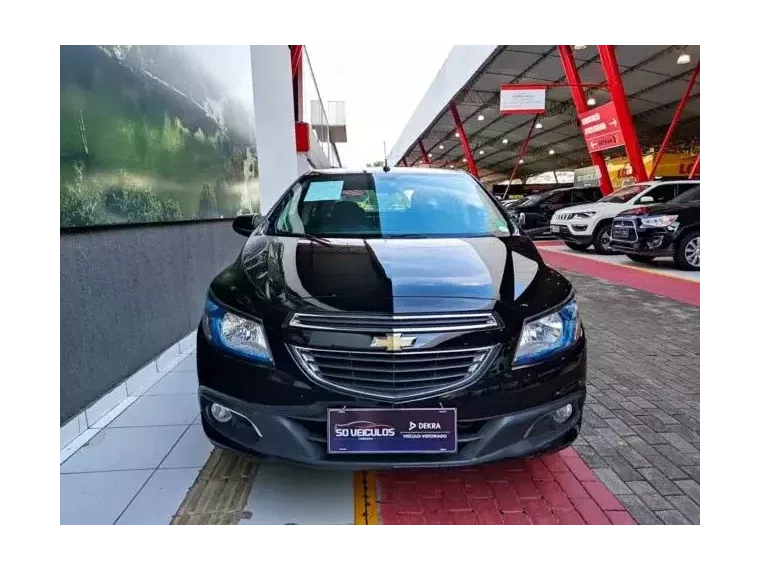 Chevrolet Prisma Preto 3