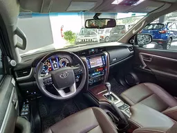 Toyota Hilux SW4