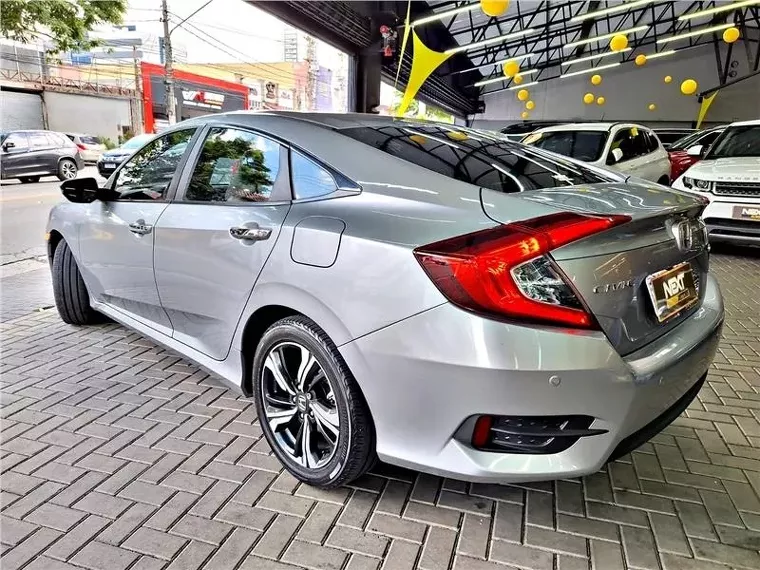 Honda Civic Prata 17