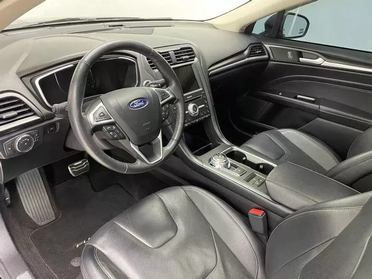 Ford Fusion Preto 16