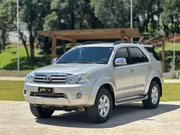 Toyota Hilux SW4
