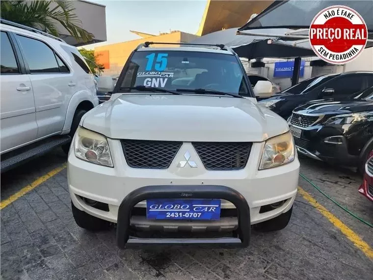 Mitsubishi Pajero TR4 Branco 3