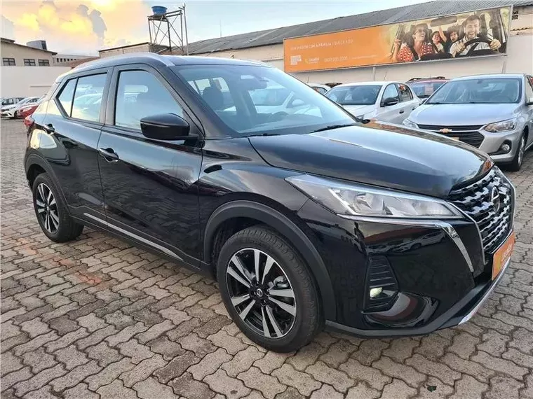 Nissan Kicks Preto 3