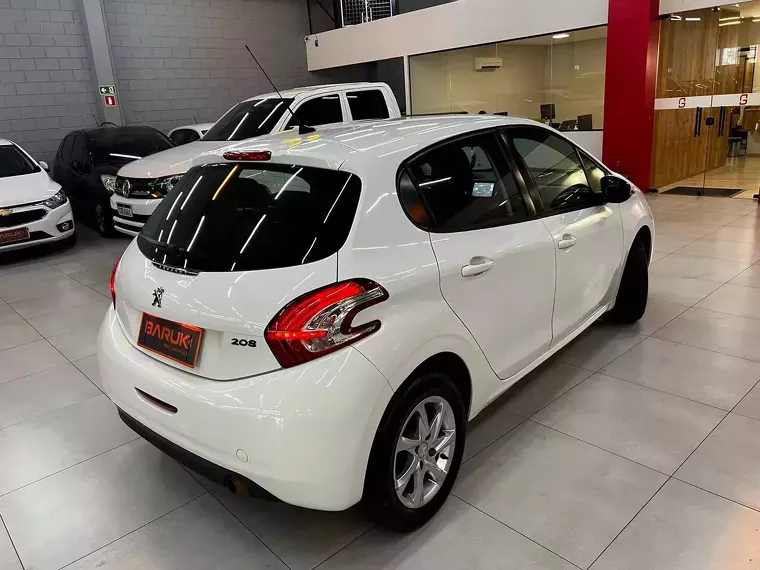 Peugeot 208 Branco 10