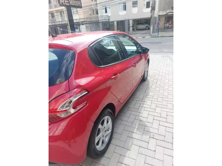 Peugeot 208 Vermelho 5