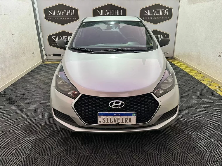 Hyundai HB20 Prata 12