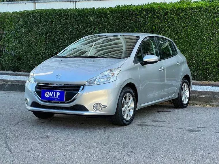 Peugeot 208 Prata 10