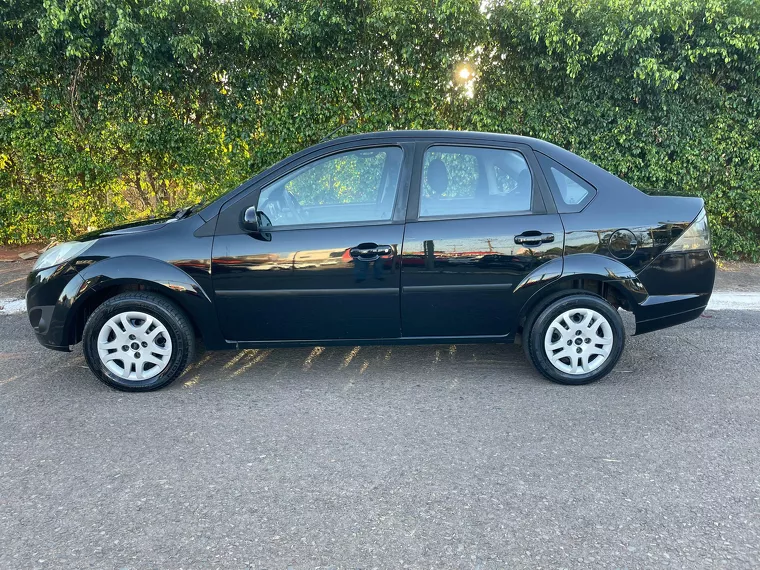 Ford Fiesta Preto 2