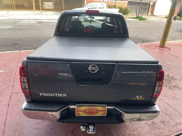 Nissan Frontier Cinza 5