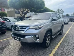 Toyota Hilux SW4