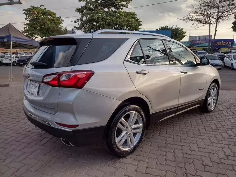 Chevrolet Equinox Prata 16