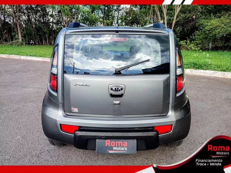 KIA Soul Cinza 17