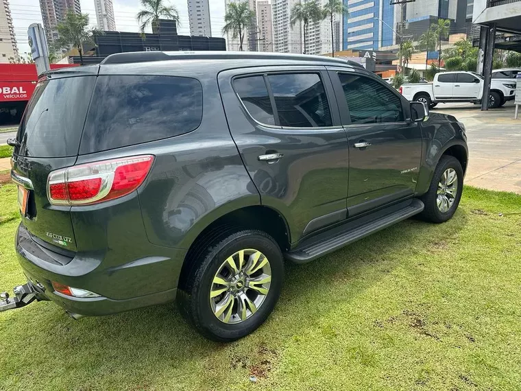 Chevrolet Trailblazer Cinza 24