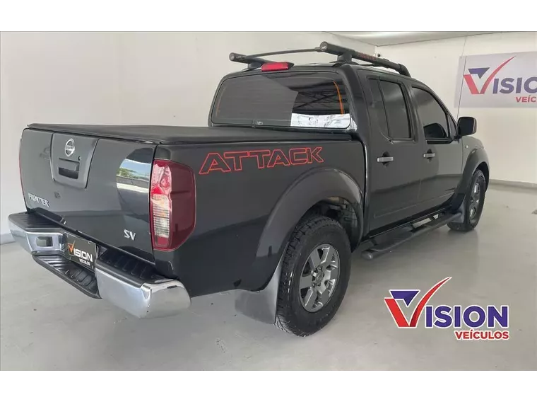 Nissan Frontier Preto 2