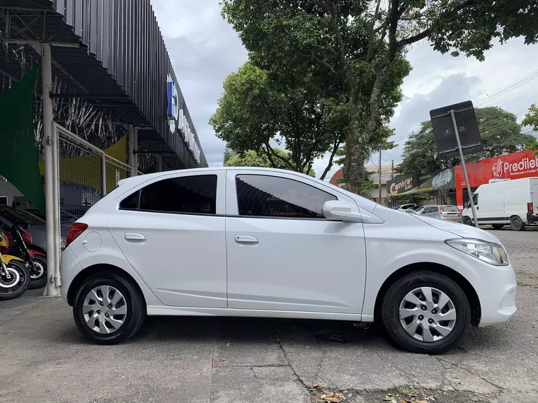 Chevrolet Onix Branco 2