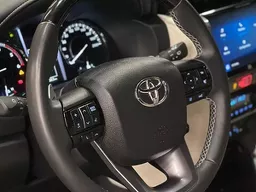 Toyota Hilux SW4