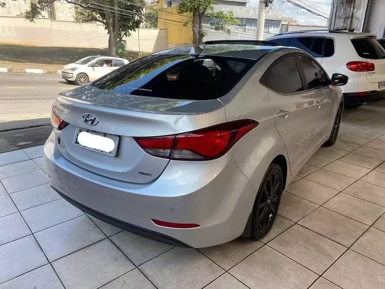 Hyundai Elantra Prata 5