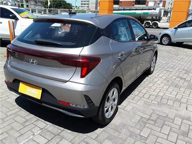 Hyundai HB20 Prata 3