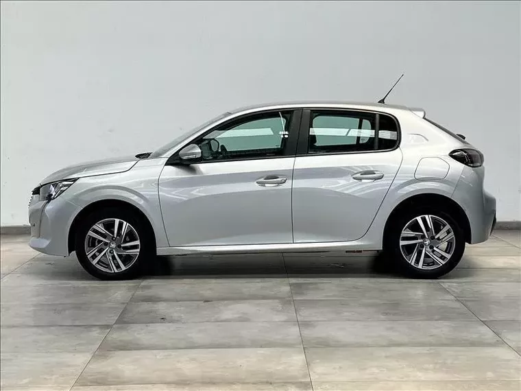 Peugeot 208 Prata 1