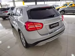 Mercedes-benz GLA 200