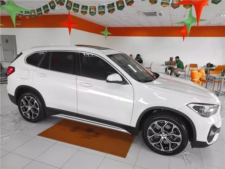 BMW X1 Branco 17