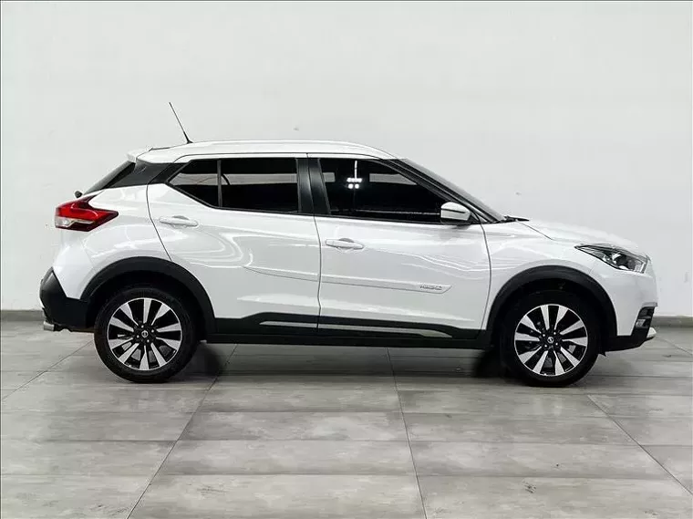 Nissan Kicks Branco 13