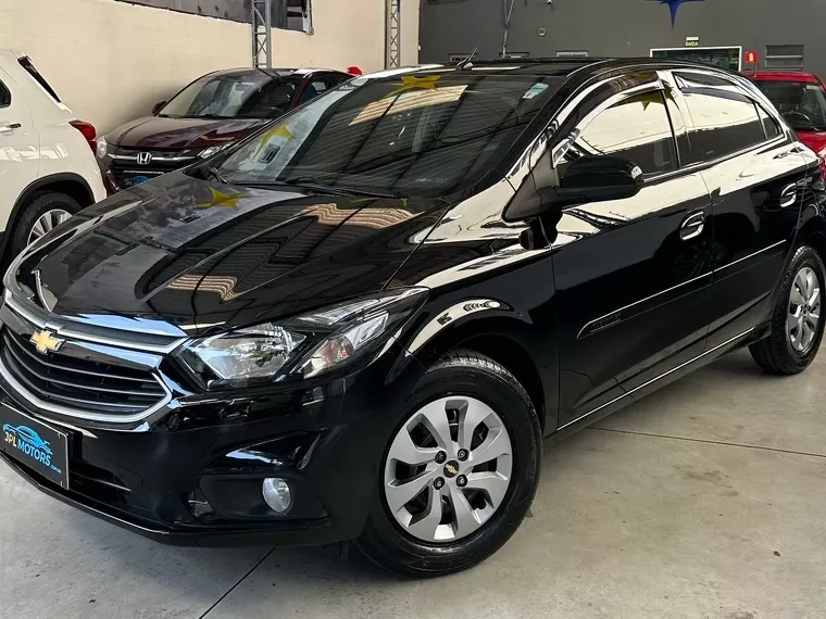 Chevrolet Onix Preto 2