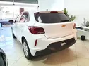 Chevrolet Onix Branco 8