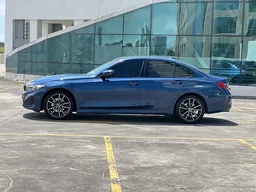 BMW 320i