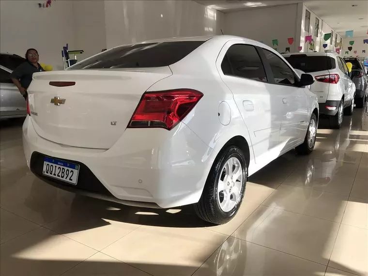 Chevrolet Prisma Branco 9