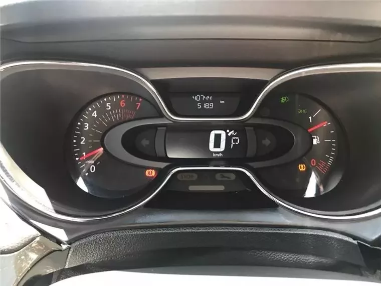 Renault Captur Cinza 11