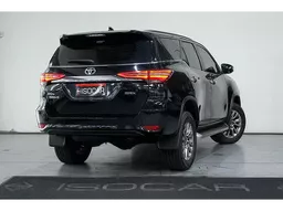Toyota Hilux SW4