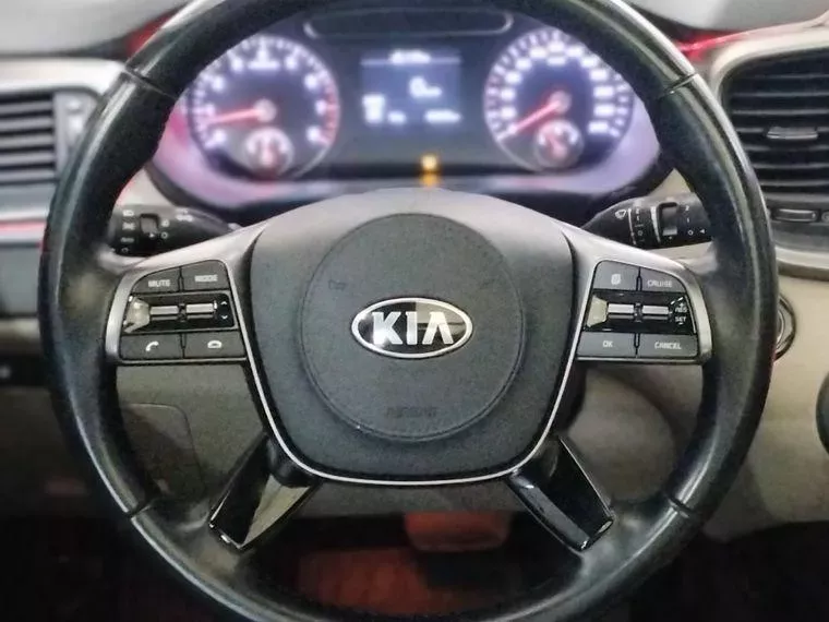 KIA Sorento Preto 12