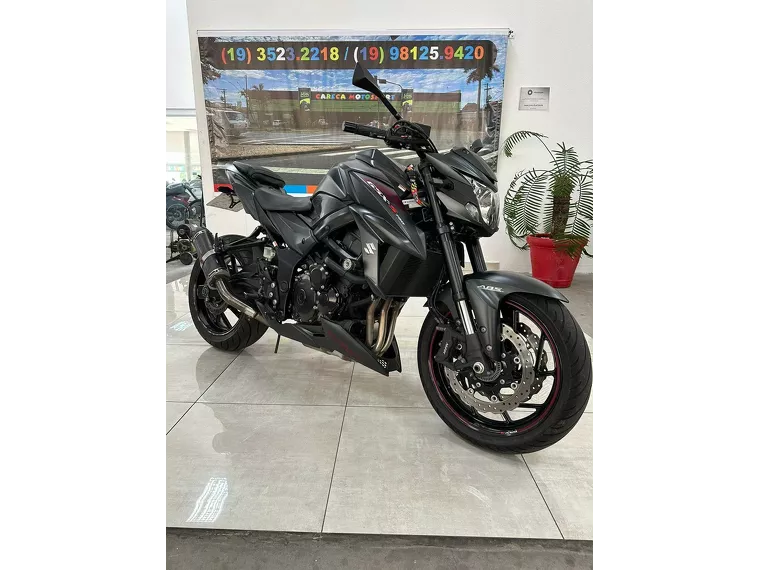 Suzuki GSX-S Preto 17