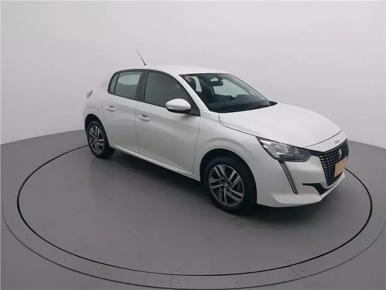 Peugeot 208 Branco 17