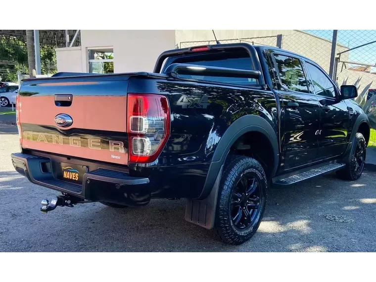 Ford Ranger Preto 8