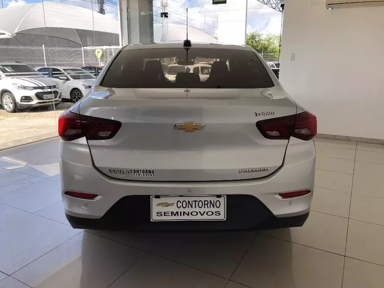 Chevrolet Onix Prata 13