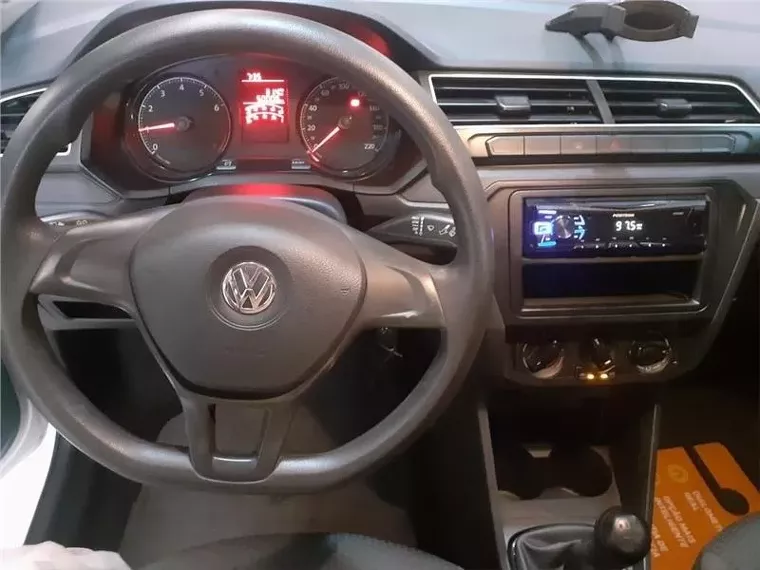 Volkswagen Voyage Branco 3