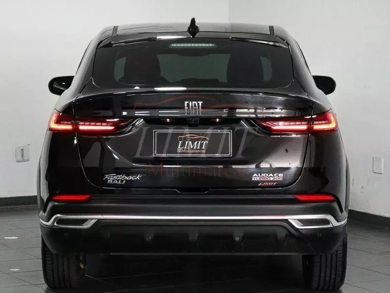 Fiat Fastback Preto 13