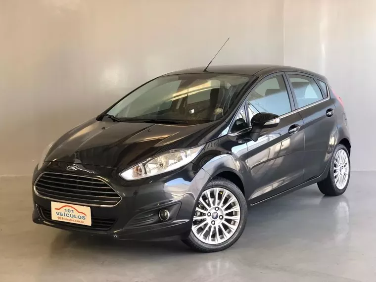 Ford Fiesta Preto 13