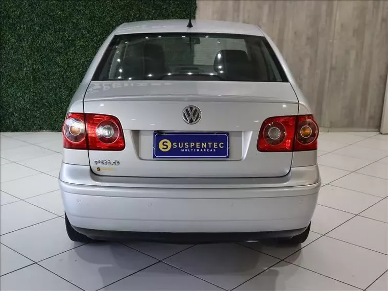 Volkswagen Polo Sedan Prata 2