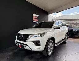 Toyota Hilux SW4