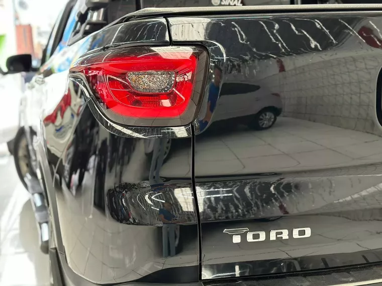 Fiat Toro Preto 19