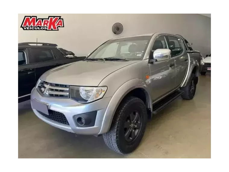 Mitsubishi L200 Triton Prata 8