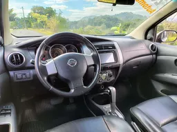 Nissan Grand Livina