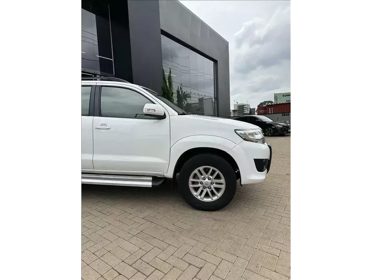 Toyota Hilux SW4 Branco 4